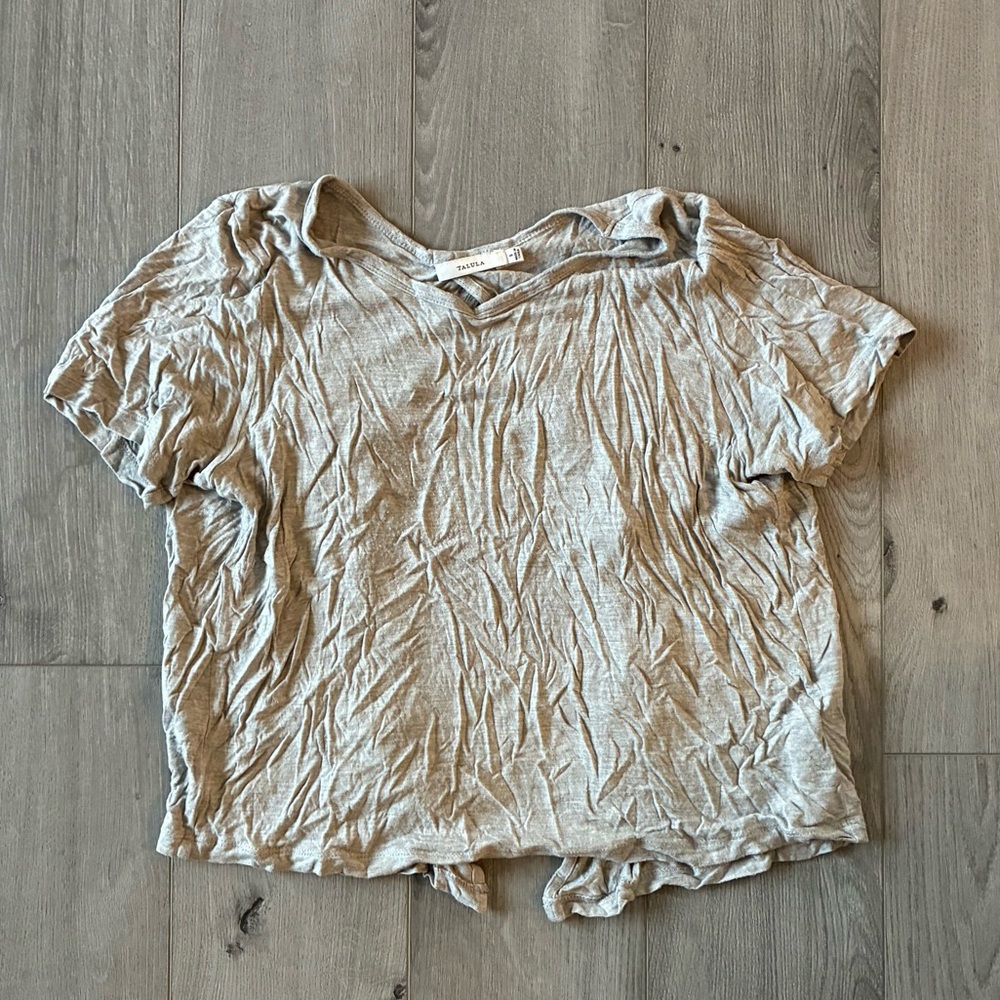 Aritzia Talula Light Grey Tie Back Women’s Tee